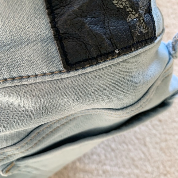 AE skinny jeans // US 0 - Picture 4 of 5